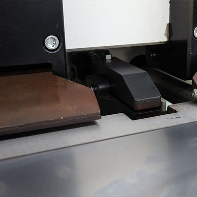Лист вертикального автомата для резки металлического листа Cnc алюминиевый калибруя машину гидравлическую